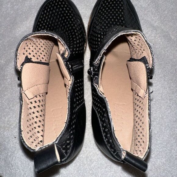 MI,IM "The Lamber" Black Perforated Double-Zip ‎ Wedge Booties Size 6.5 - Picture 5 of 6
